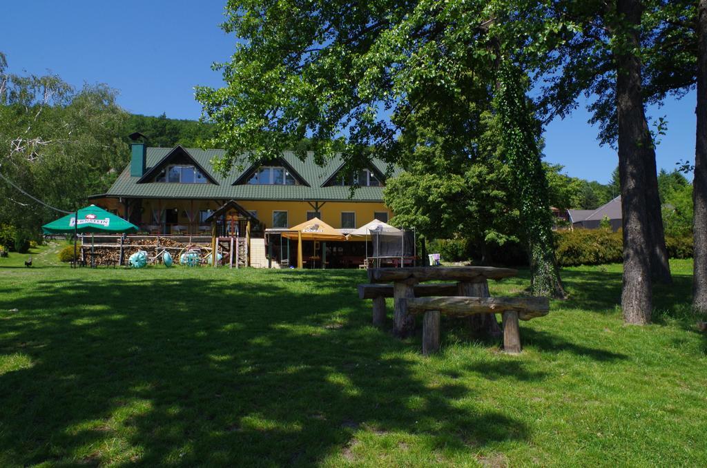 Penzión Prameň Vinné Exterior foto